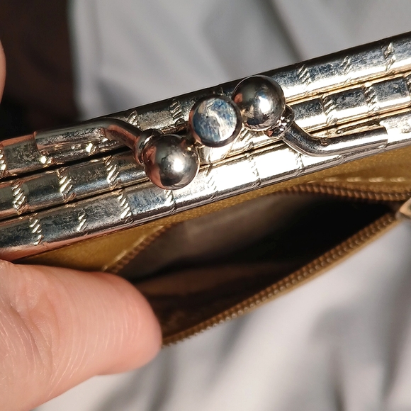 Coin pouch - Picture 5 of 11